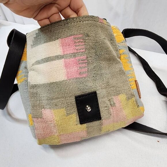 Will Leather Goods Messenger Crossbody Bag Tapestry Aztec Print Black Leather - Picture 4 of 6